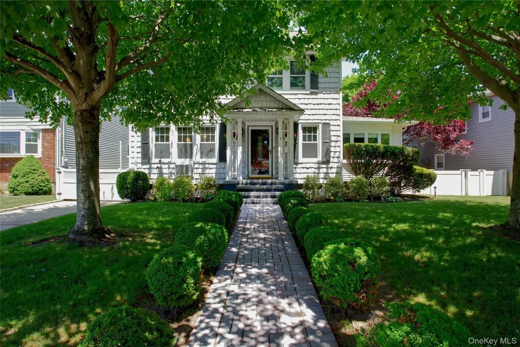 7 Abrams Place, Lynbrook