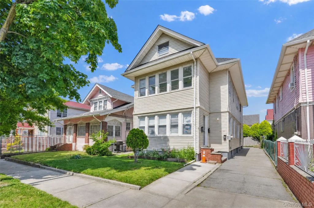 85-43 150th Street, Briarwood