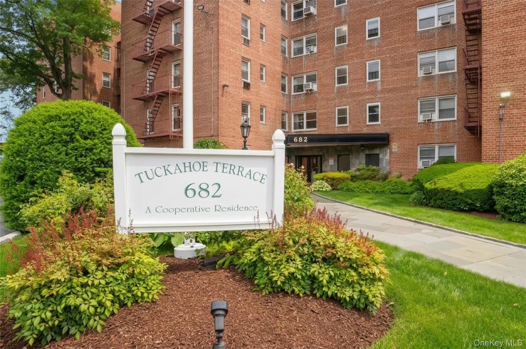 682 Tuckahoe Road # 1a, Yonkers