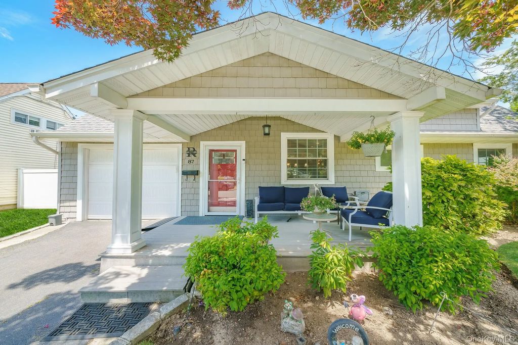87 Tardy Lane N, Wantagh