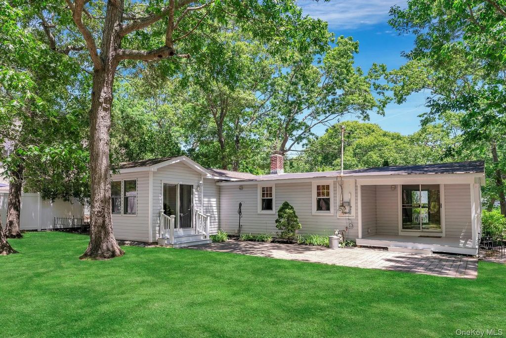 420 Sigsbee Road, Mattituck