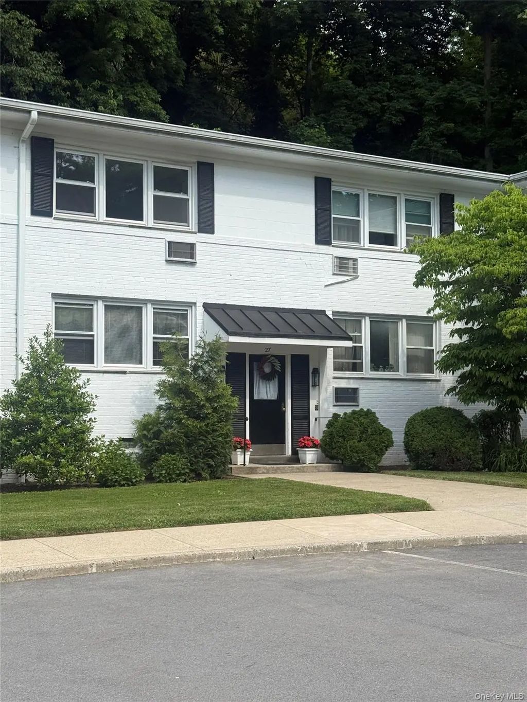 27 Avon Circle # D, Rye Brook