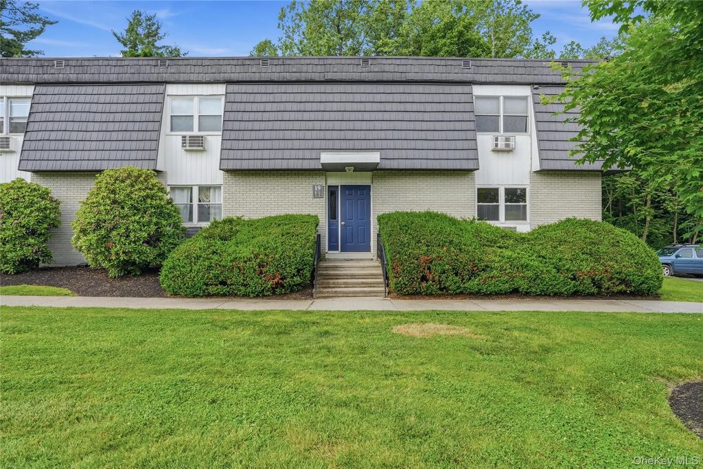 19 White Gate Road # J, Wappingers Falls