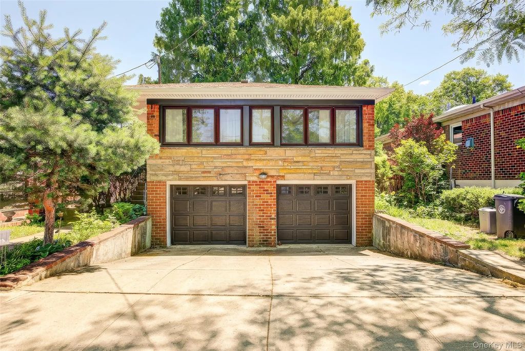 71-15 167th Street, Fresh Meadows