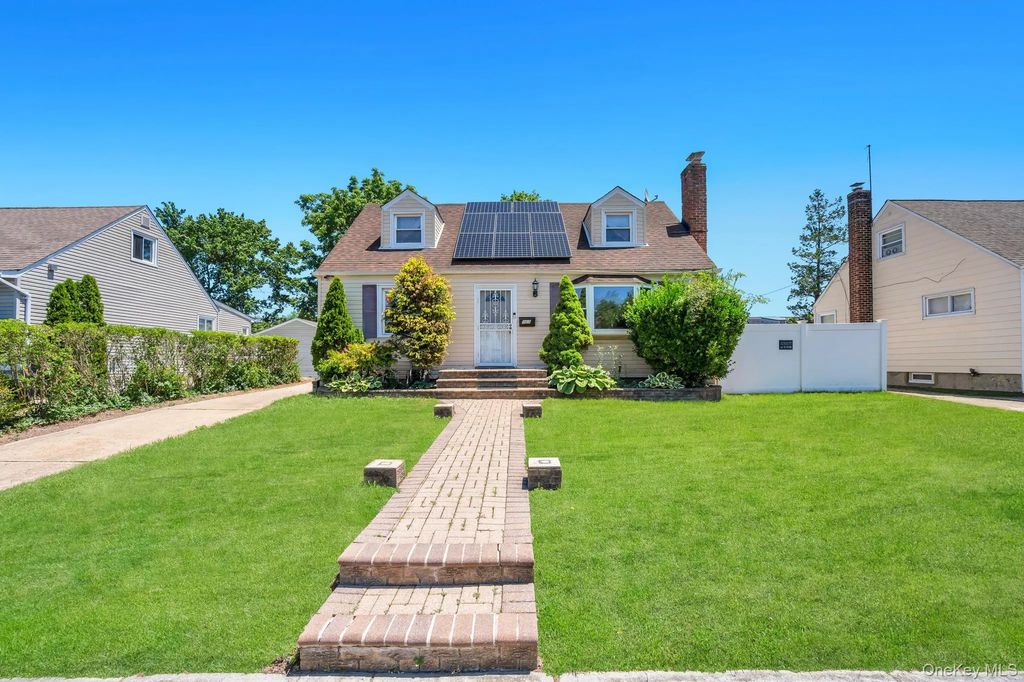 963 Ditmas Avenue, Uniondale