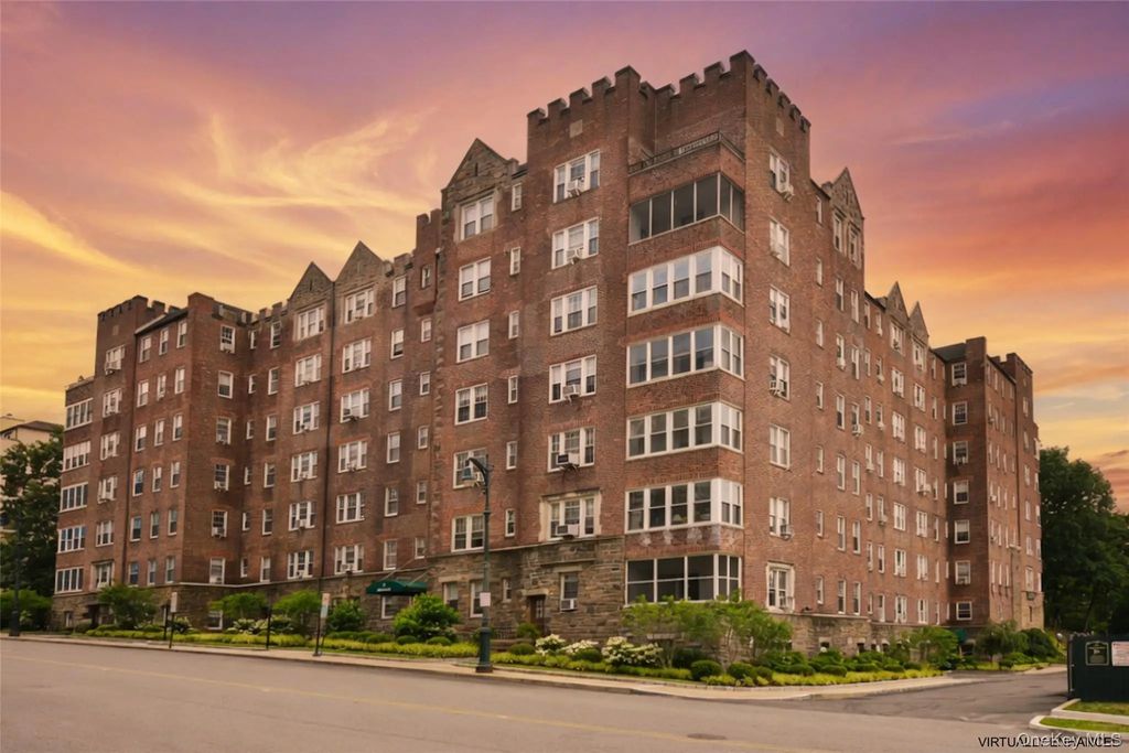21 N Chatsworth Avenue # 3c, Larchmont