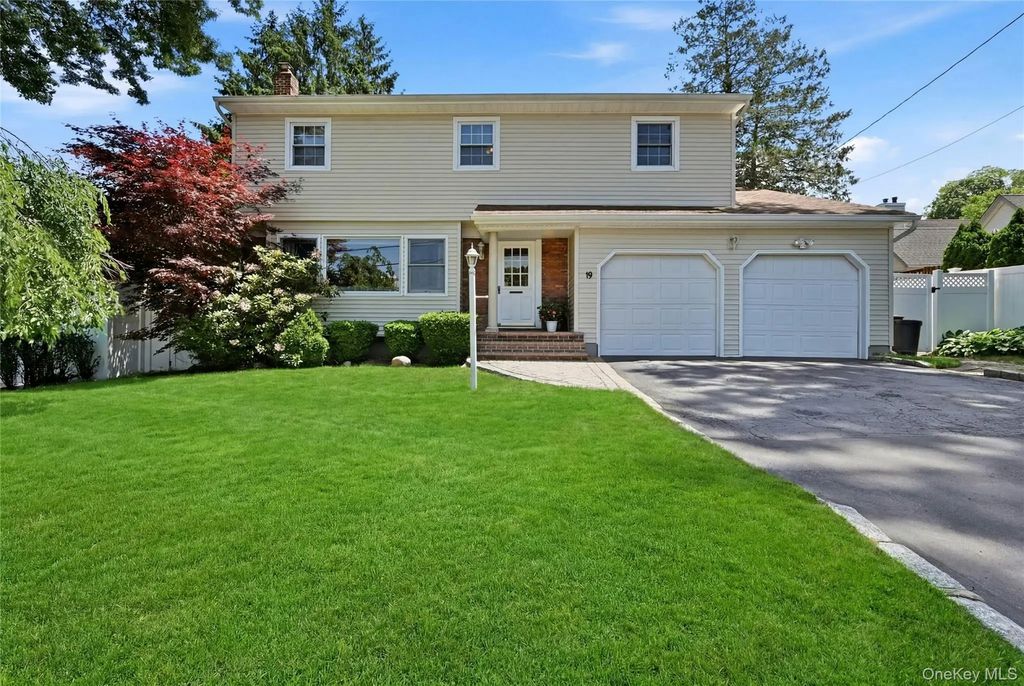 19 Stimson Place, Huntington