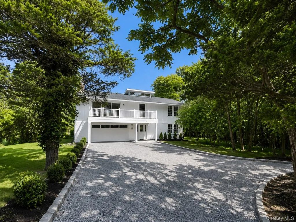 3 Beach Plum Drive, Northport