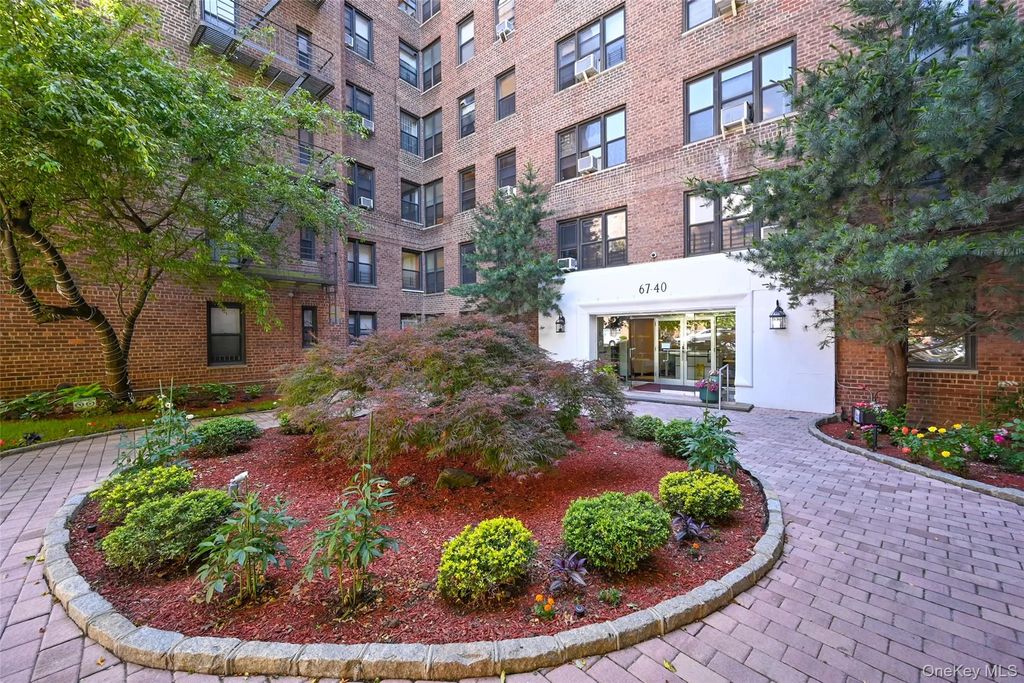 67-40 Yellowstone Boulevard # 4m, Forest Hills