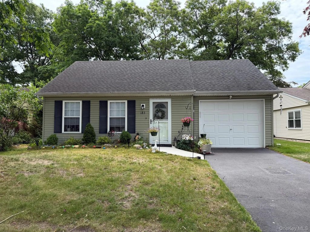 183 Kingston Drive, Ridge
