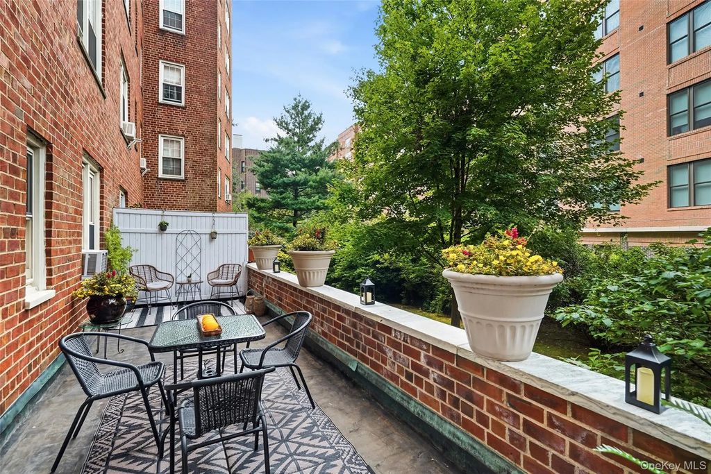 949 Palmer Road # 1r, Bronxville