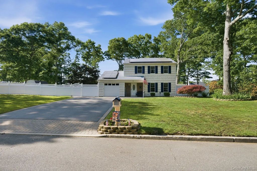 28 Cedar Heights Drive, Ridge