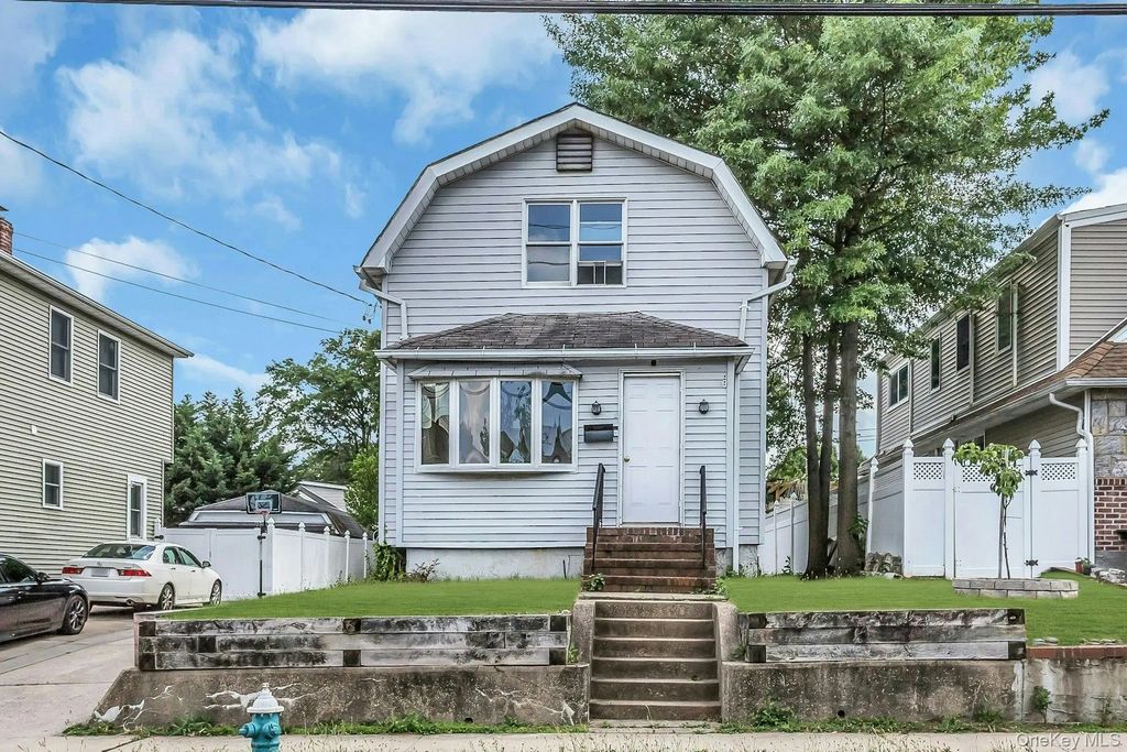 78 Mckee Street, Floral Park
