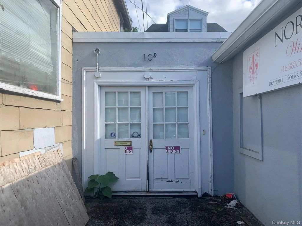 10 Willowdale Avenue # D, Port Washington