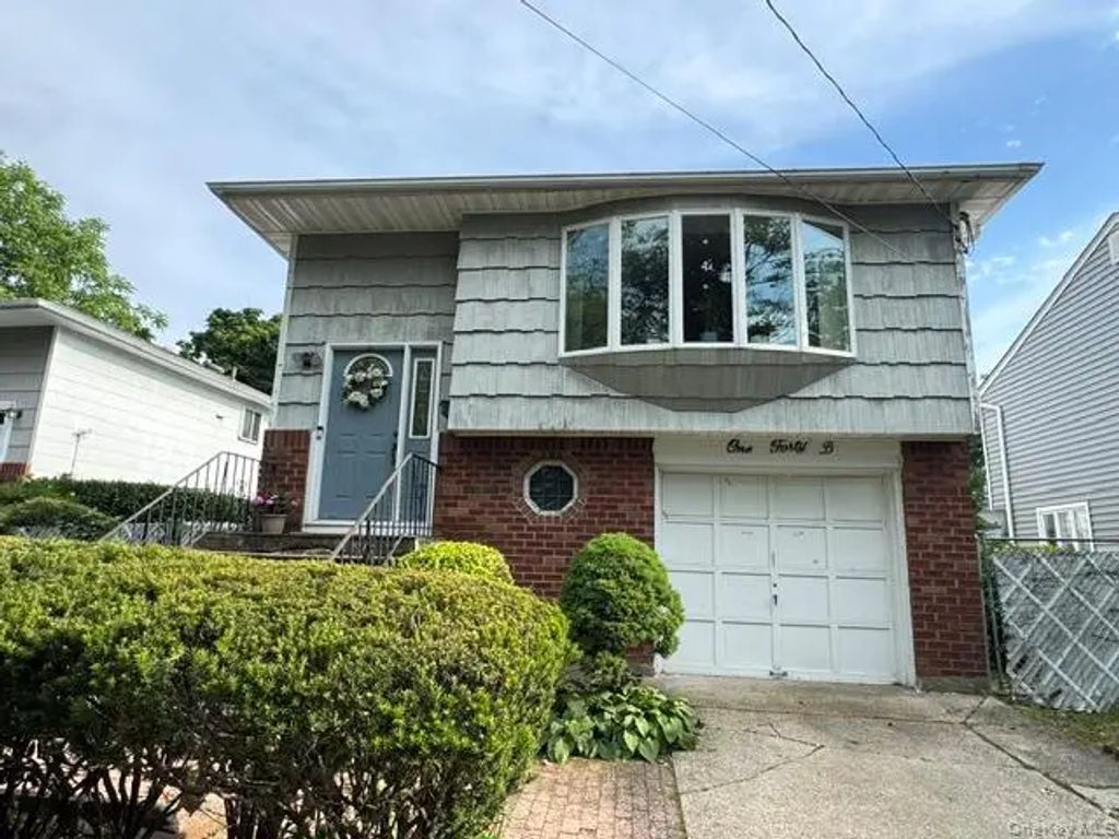 140 Union Avenue B, Lynbrook