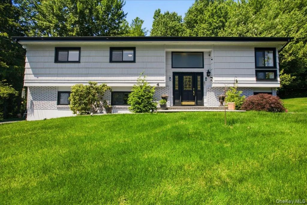 4 Medford Place, Nanuet