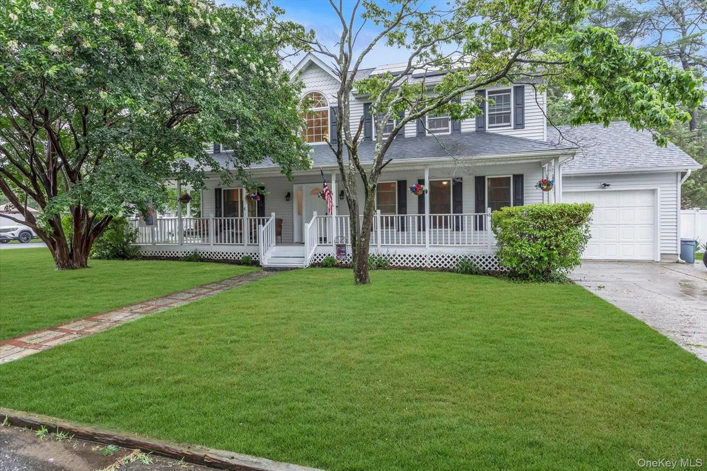47 Wendy Drive, Farmingville