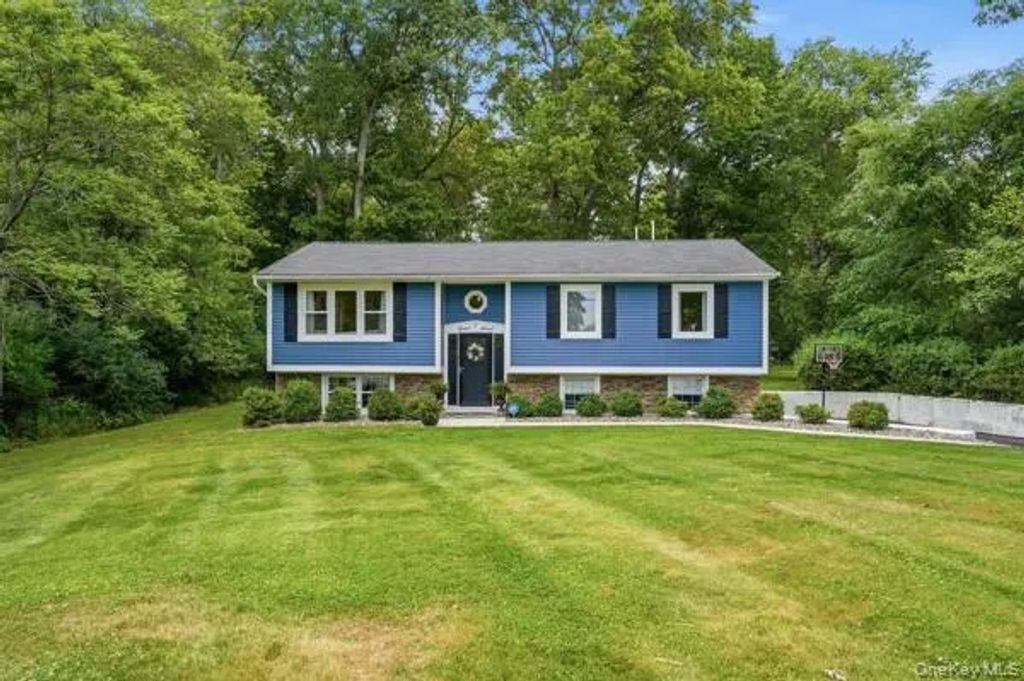 7 Gold Road, Wappingers Falls