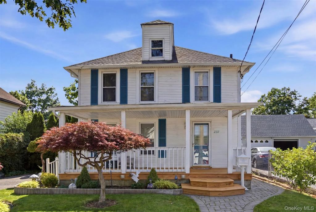 237 Fulton Street, Westbury