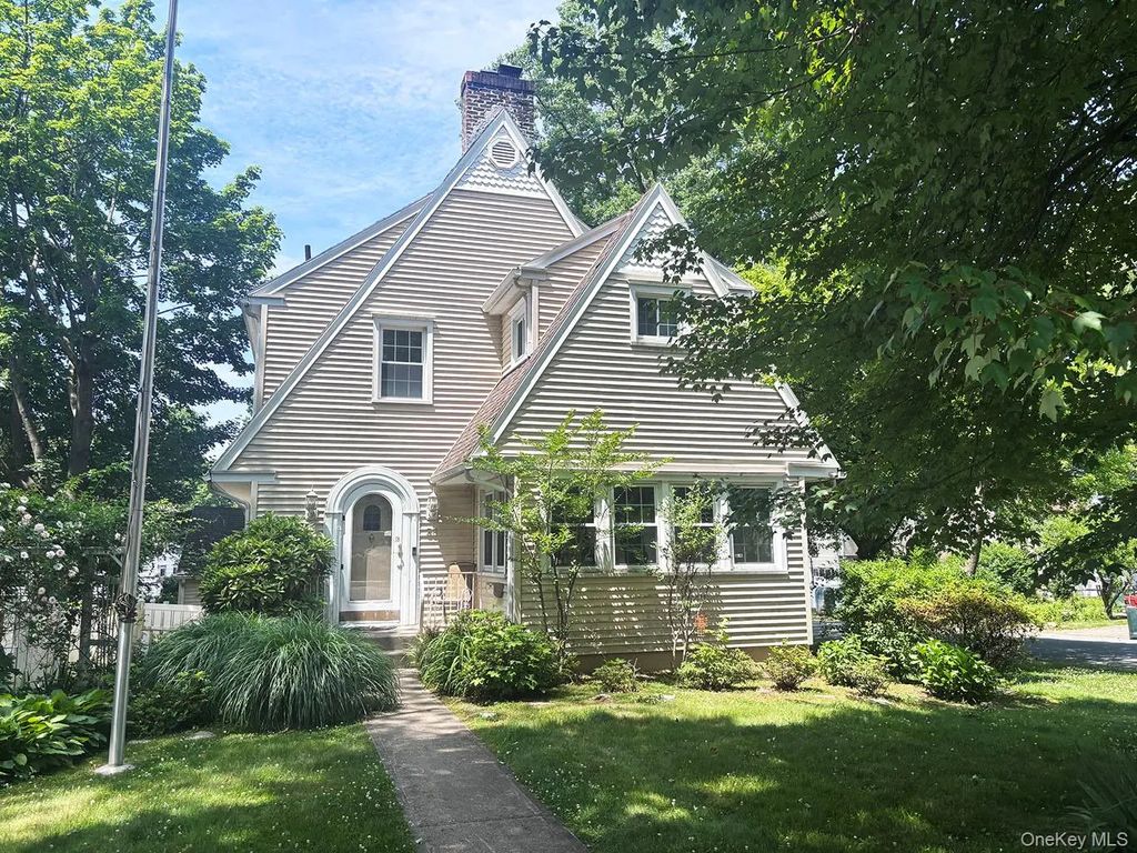 53 Ogden Avenue, White Plains