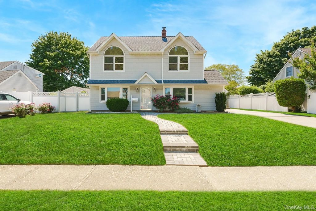 130 Coach Lane, Levittown