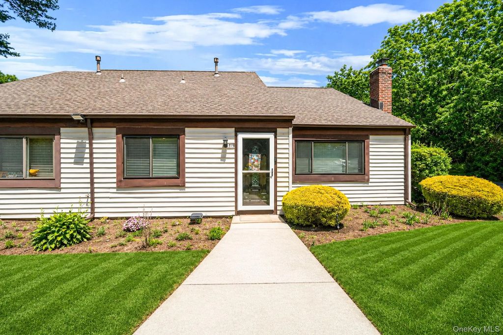 515 Picasso Way # 515, Middle Island
