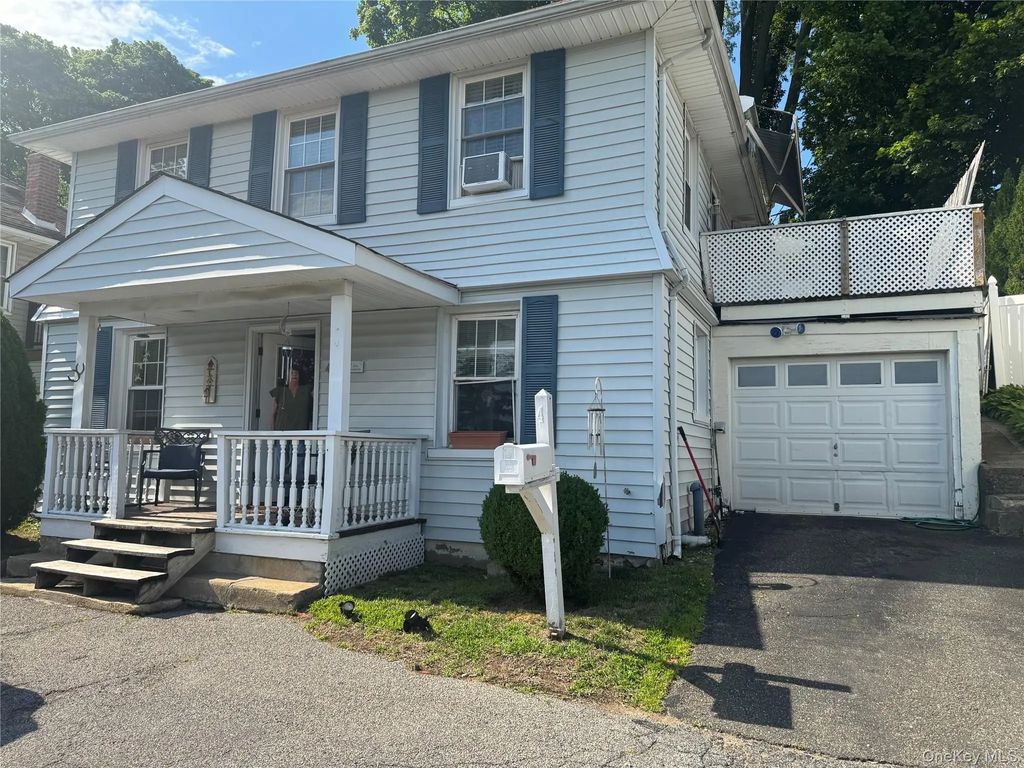 4 Terrace Place, Glen Cove