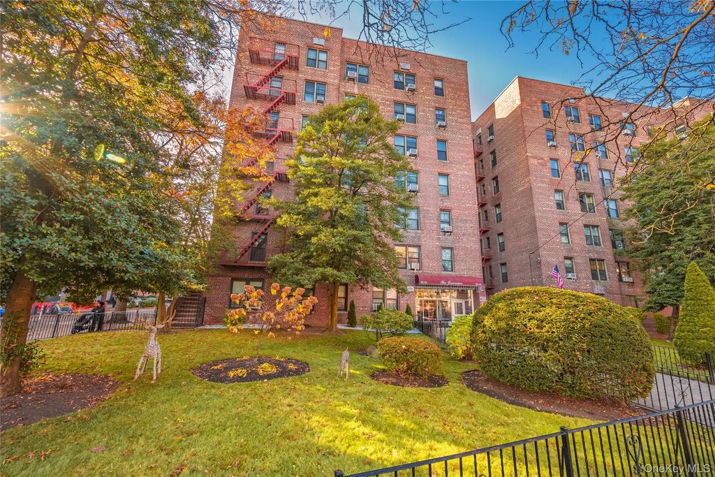 33-44 Junction Boulevard # 2v, Jackson Heights