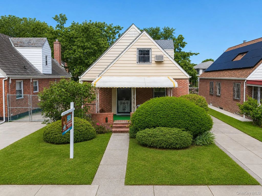 7618 172nd Street, Fresh Meadows