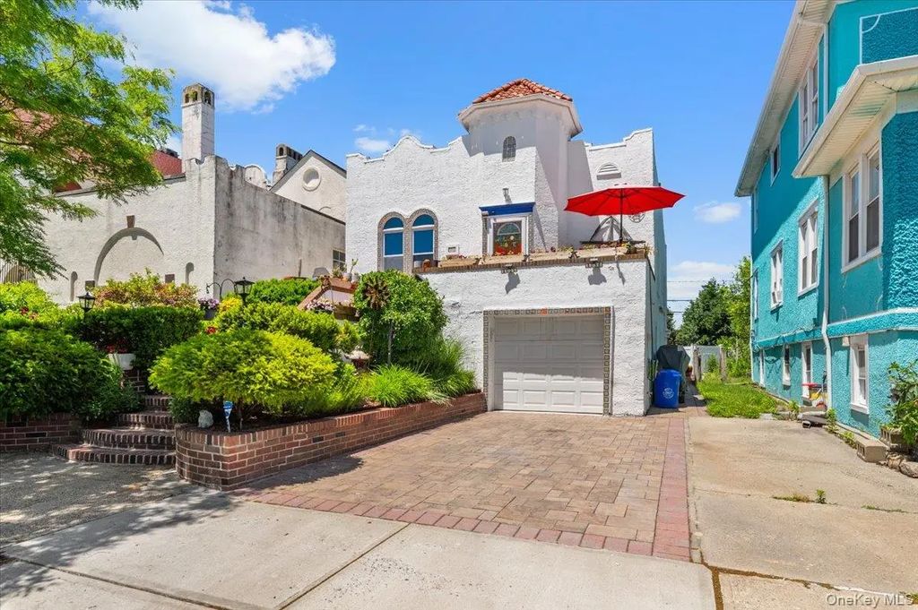 323 E Walnut Street, Long Beach