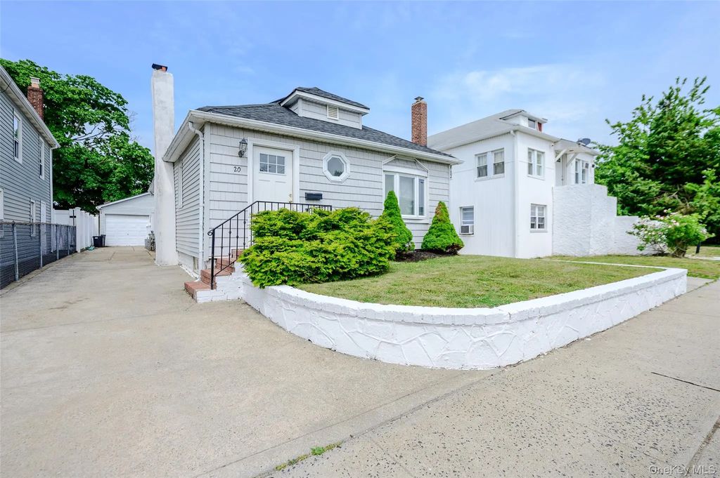 20 Marina Road, Island Park