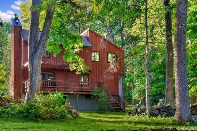 2 Victor Lane, Mahopac
