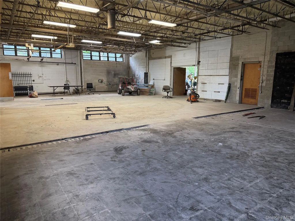 2022 Route 22, Brewster