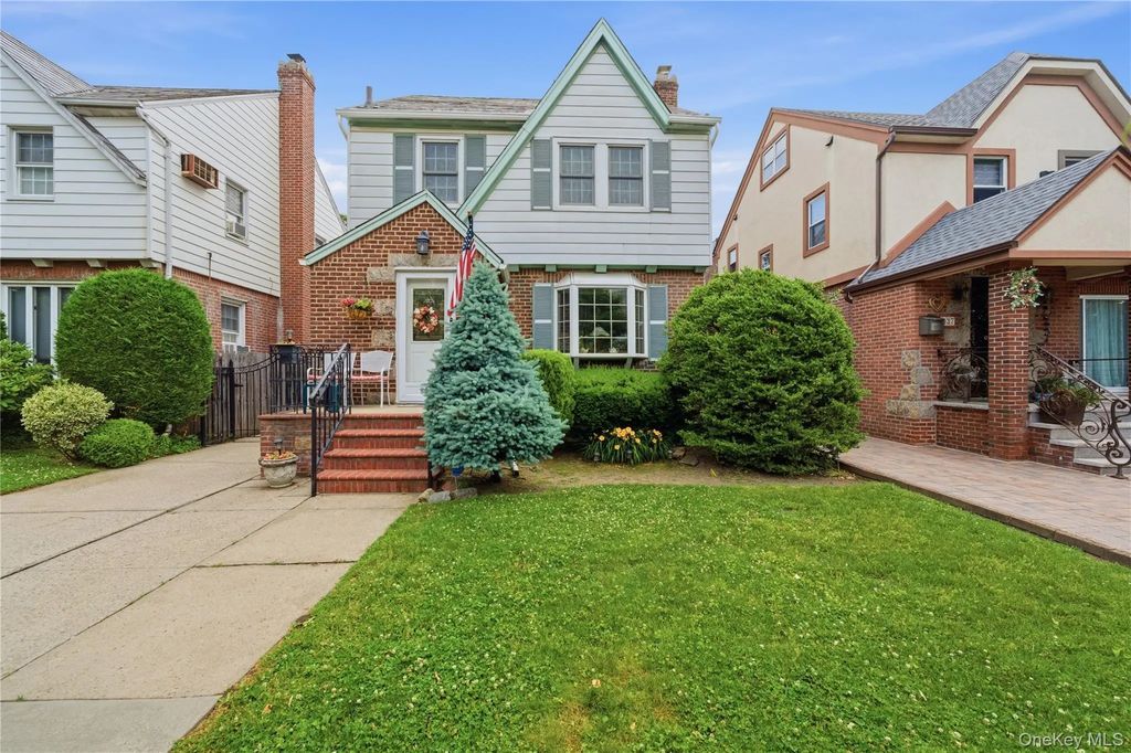 6033 69th Lane, Maspeth