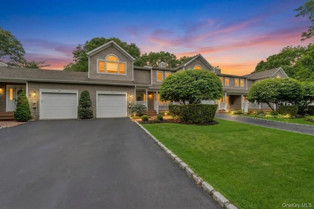 22 Kettle Hole Road, Manorville