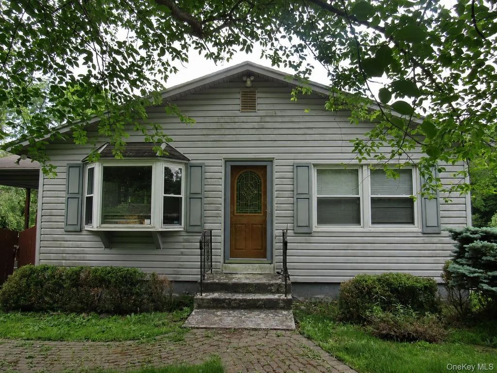 6 Meadow Avenue, Washingtonville