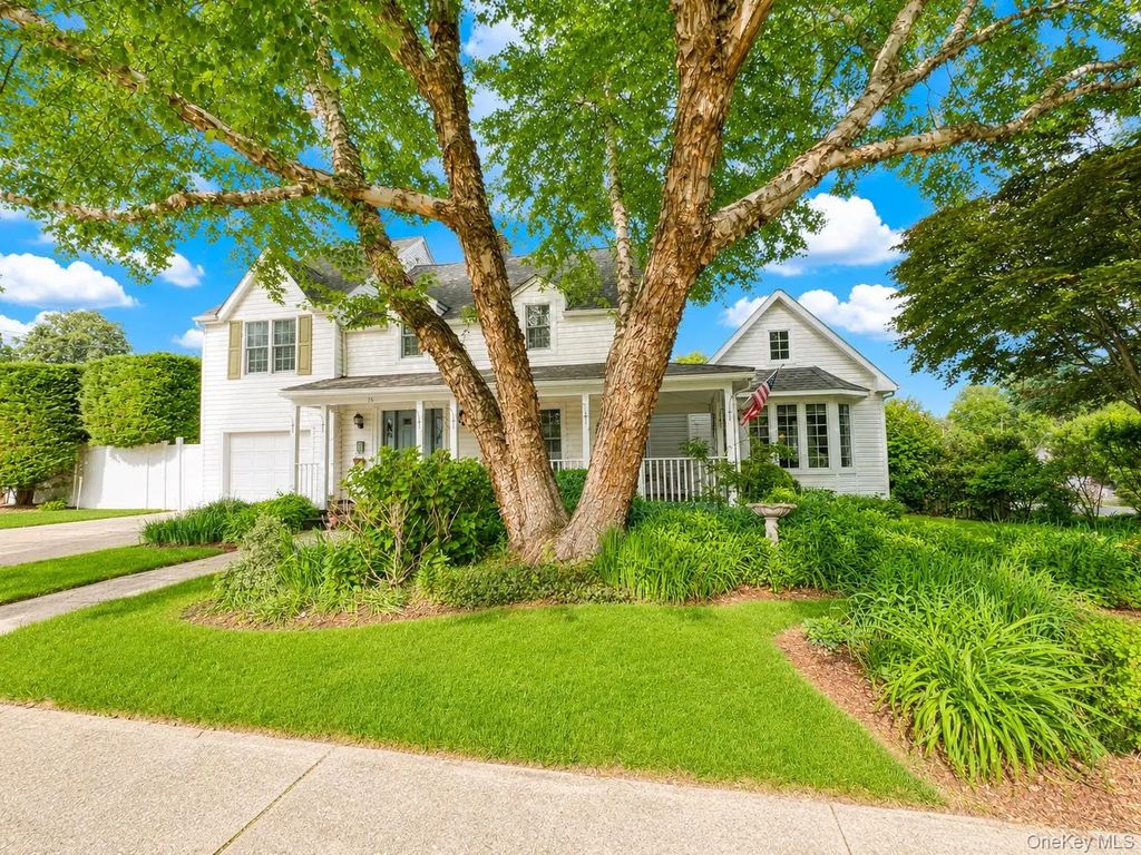 15 Anita Place, Farmingdale