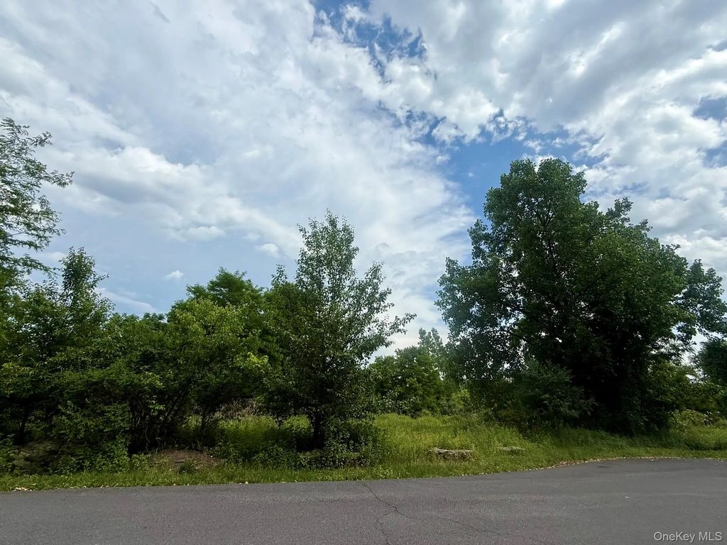 406 Country Club Lane, Kingston