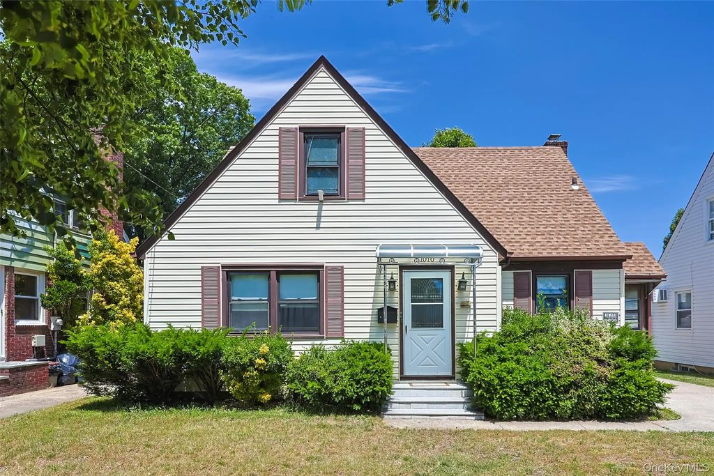 1010 Polk Avenue, Franklin Square