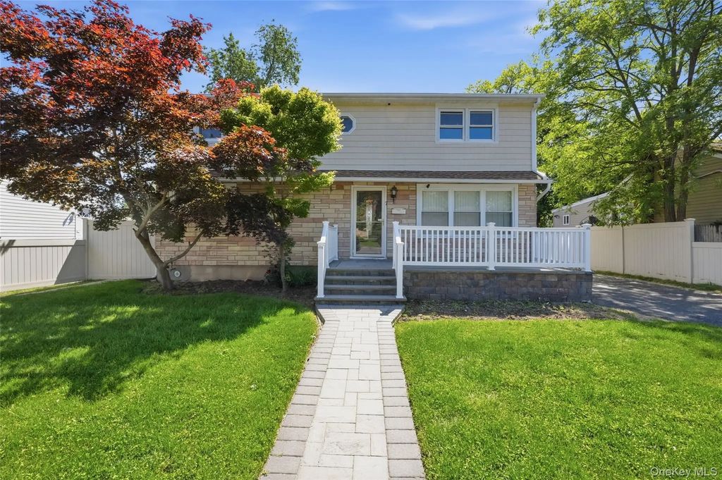 7 Penndale Drive, Amityville