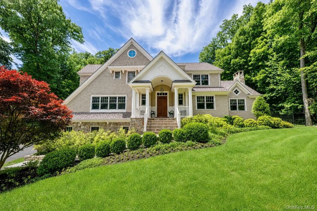 11 Long Pond Road, Armonk