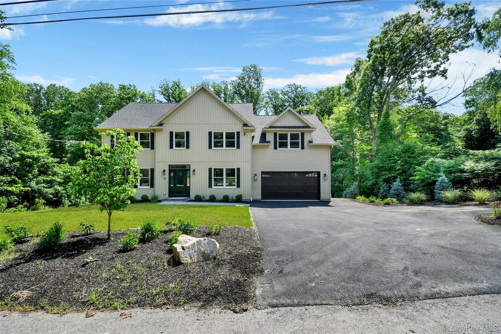 35 Shady Brook Lane, Cortlandt Manor