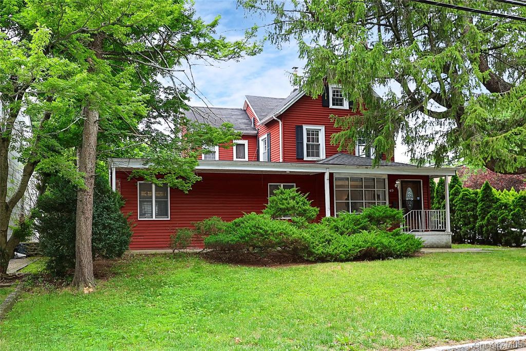 49 Red Ground Road, Roslyn Heights