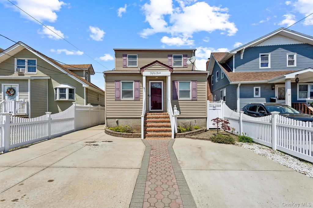 55 West Avenue, Lawrence