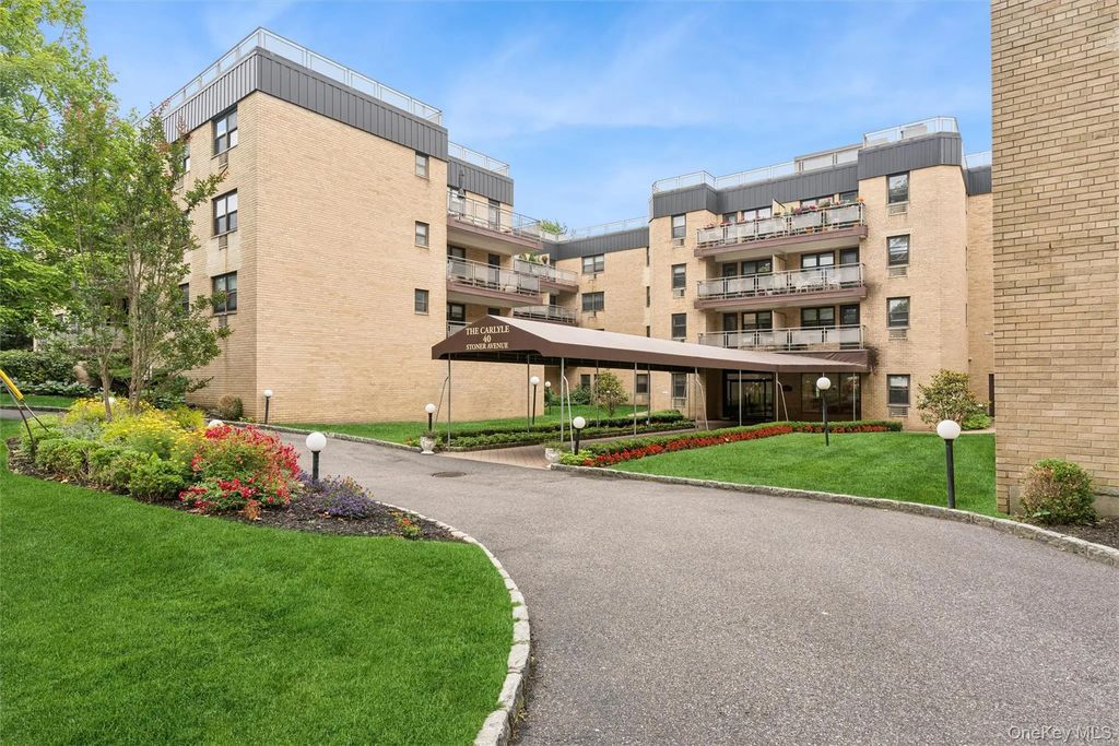 40 Stoner Avenue # 1r, Great Neck