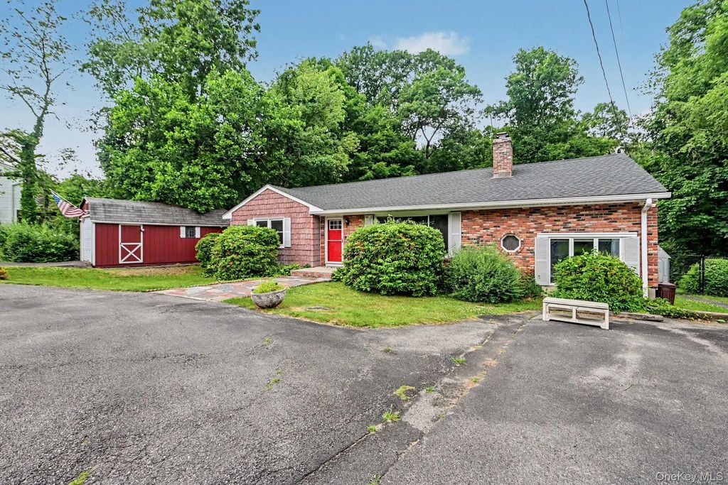32 Lacona Road, Mahopac