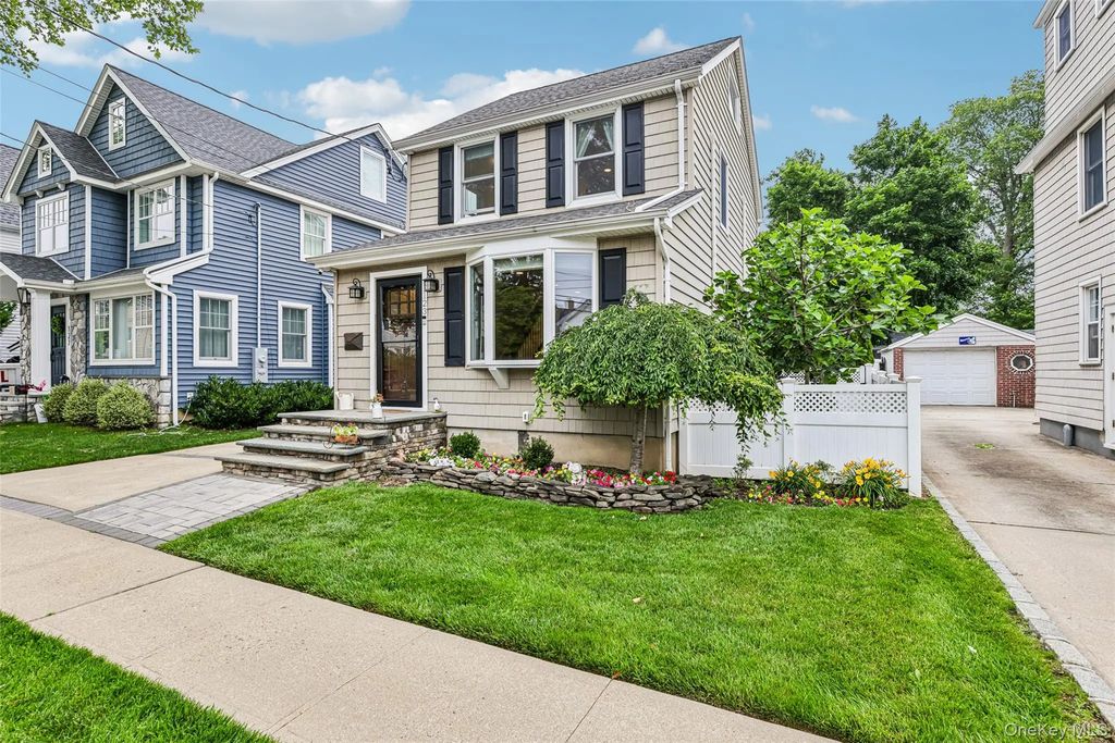 123 Stratford Avenue, Williston Park