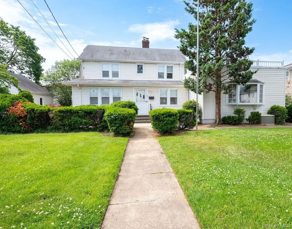 34 Remsen Avenue, Valley Stream