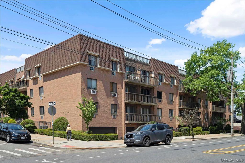 61-12 69th Street # 2m, Middle Village