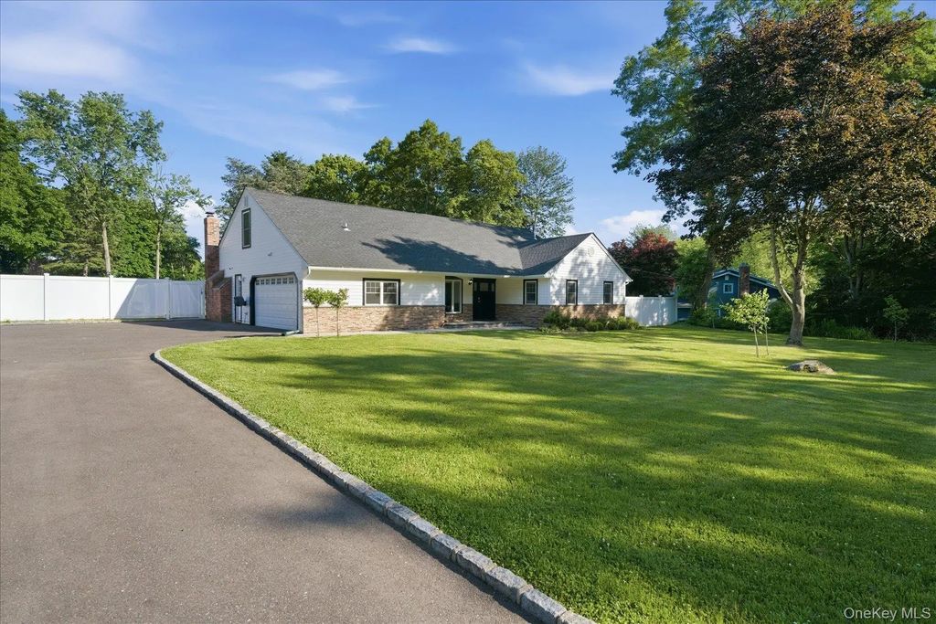 174 Warner Road, Huntington